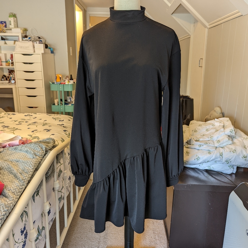 NWT Blackmilk The Art of Asymmetry Dress. Size XS.